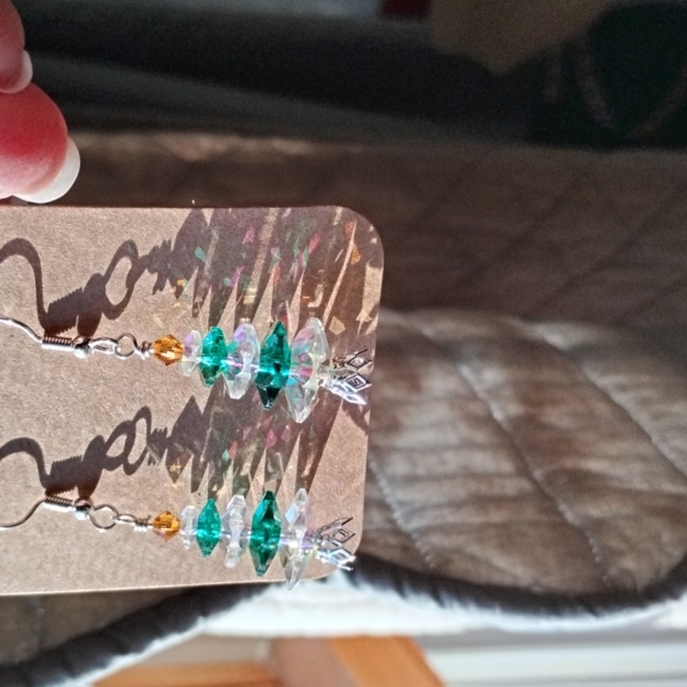 Hand Crafted Green And Clear Crystal Tree Earrings♥️HP - Picture 6 of 6